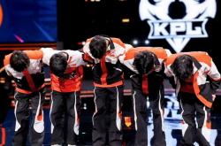 开云体育下载-G2绝杀T1，Chovy团战一打五四强赛3:0（北京）