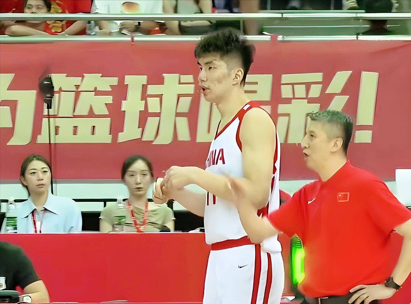 江苏男篮在主场击败对手，保持不败