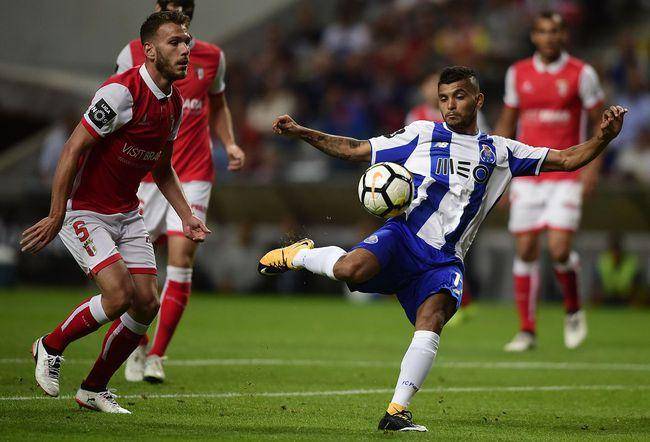 包含米尔沃尔战术失败负于对手，教练改变策略的词条