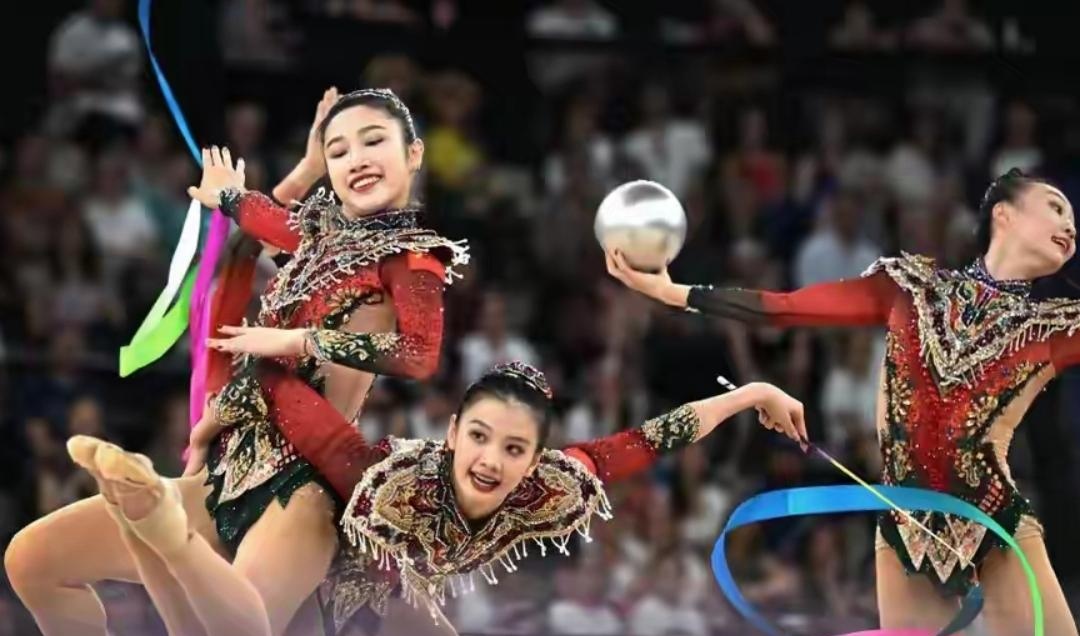 场面火爆！体操观众席沸腾不已