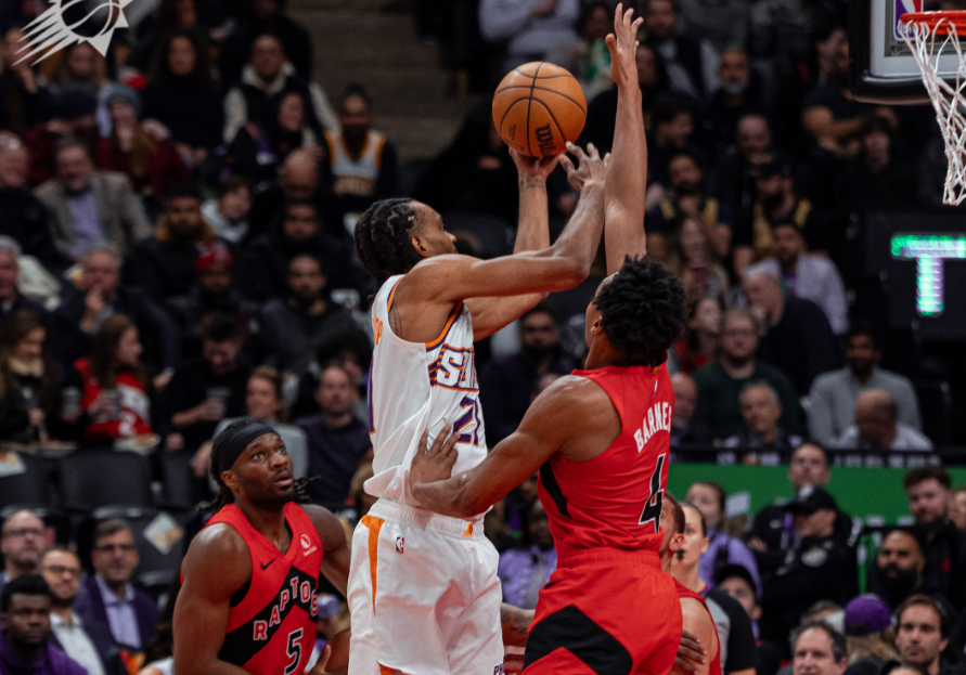 包含天津队完胜猛龙，布克统治全场的词条