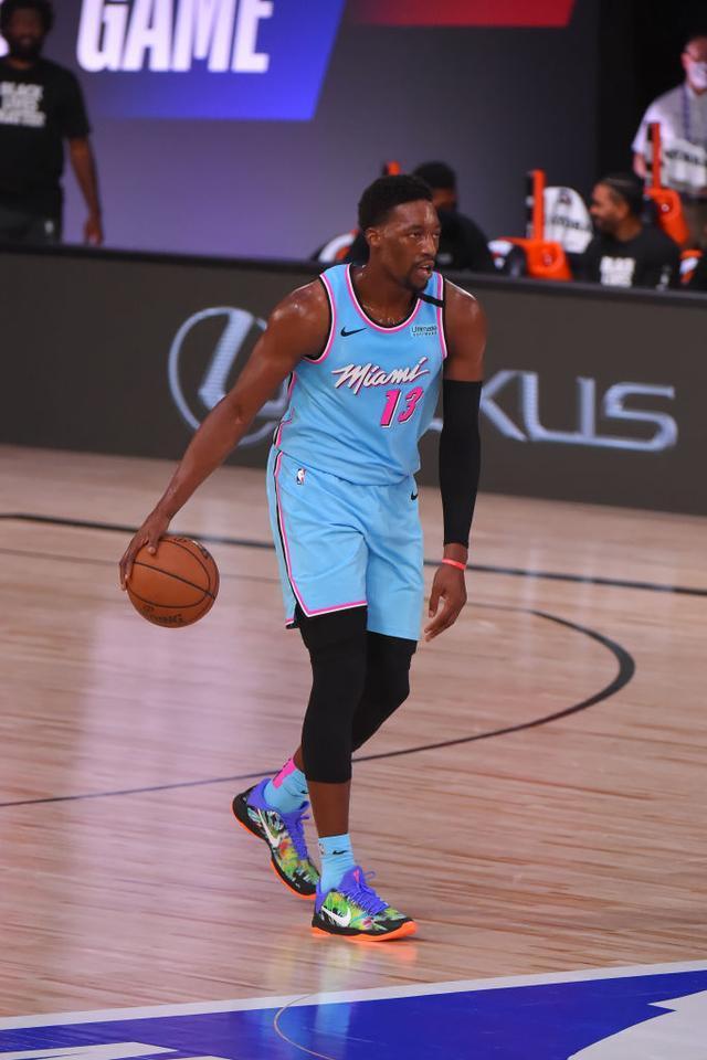 热火完胜江苏队，孙铭徽统治全场